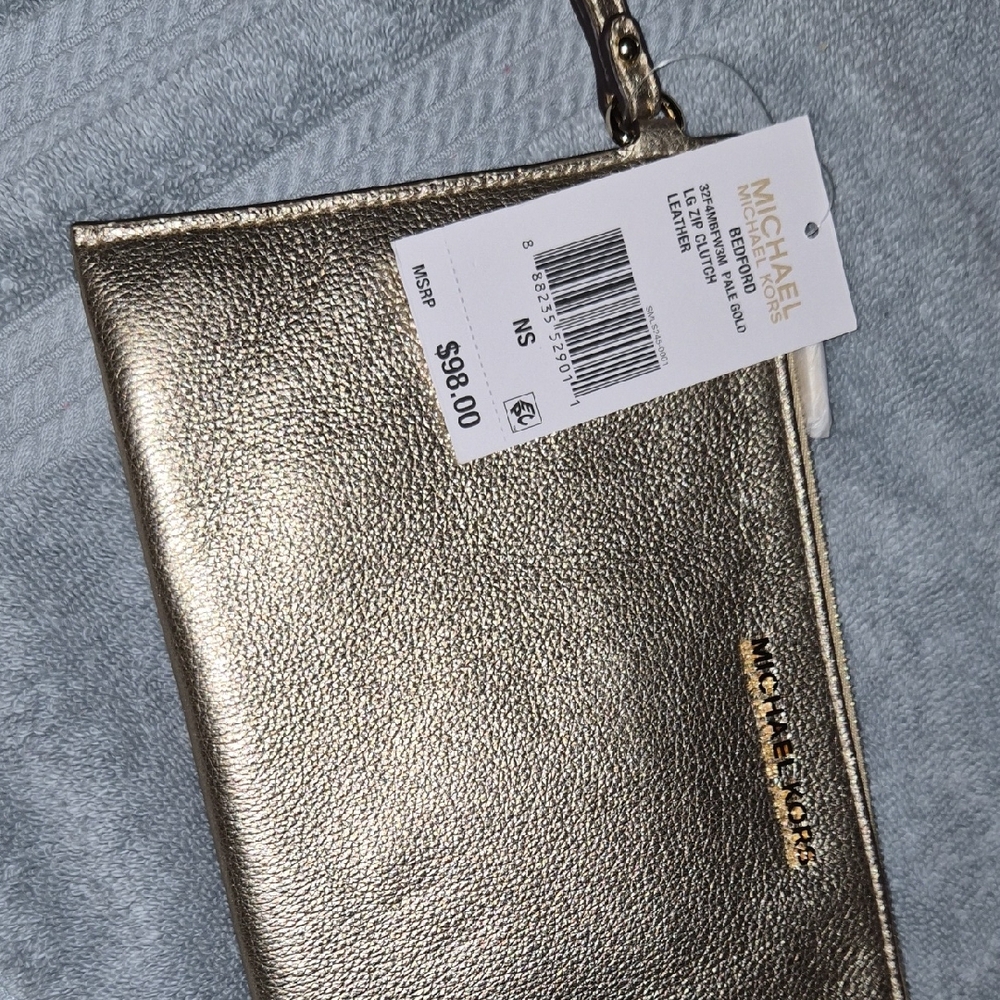 💛Brand New Pale Gold Michael Kors Large Leather BEDFORD Zip Clutch💫